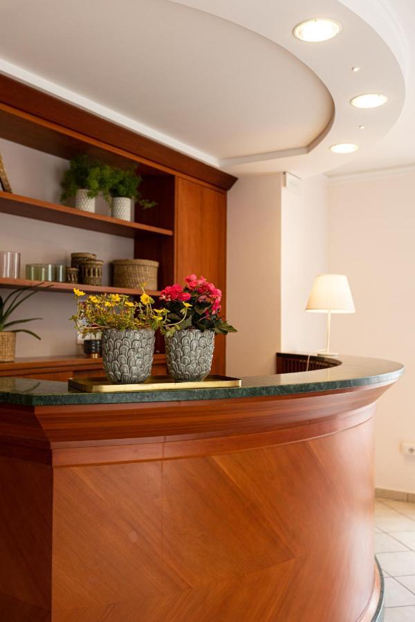 Residence Mimosa Римини Екстериор снимка