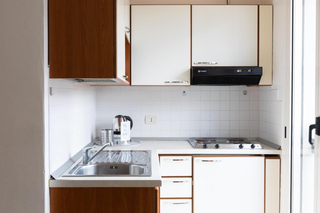 Residence Mimosa Римини Екстериор снимка